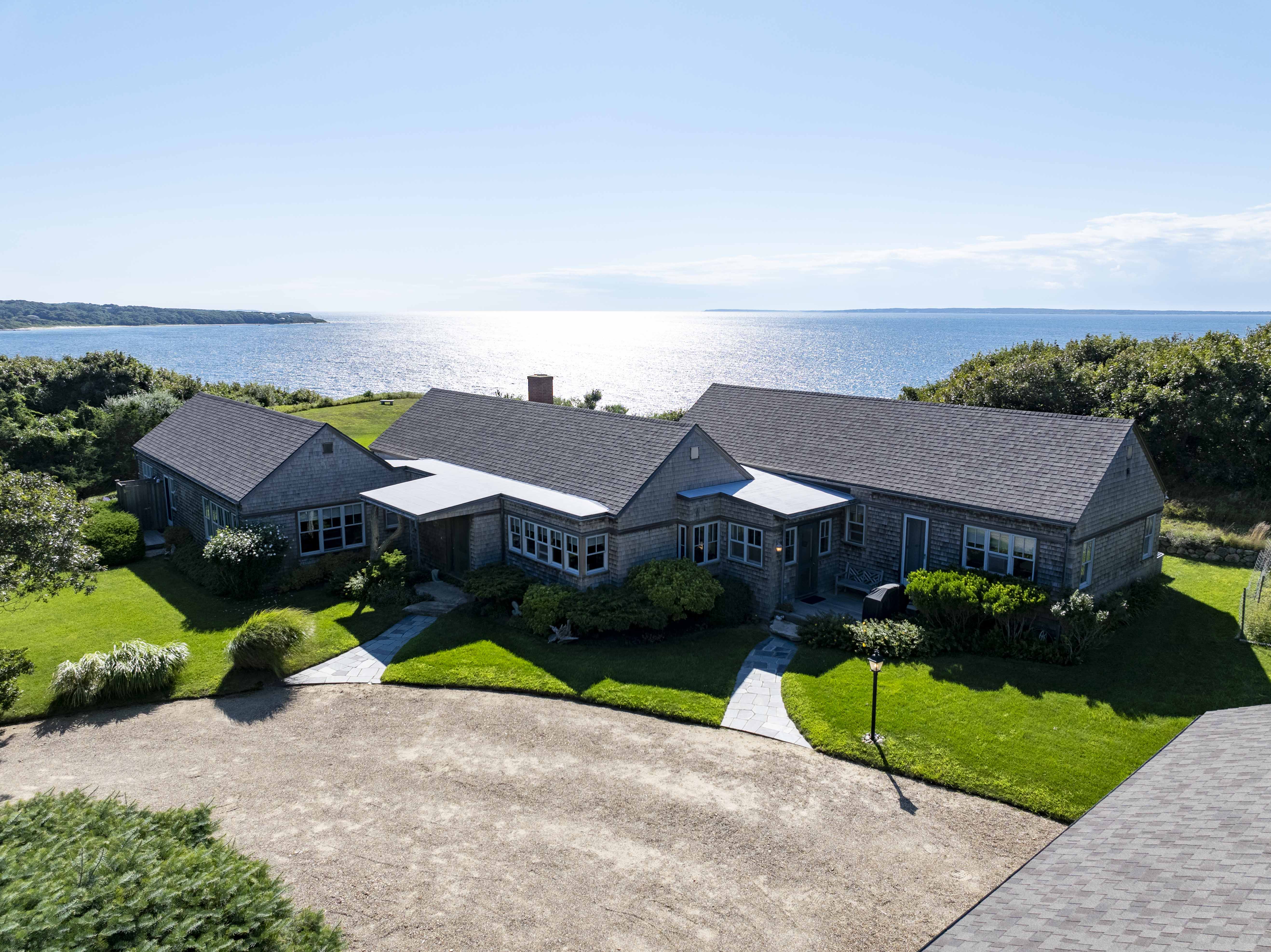 https://www.tealaneassociates.com/for-sale/135-capawock-road-west-tisbury